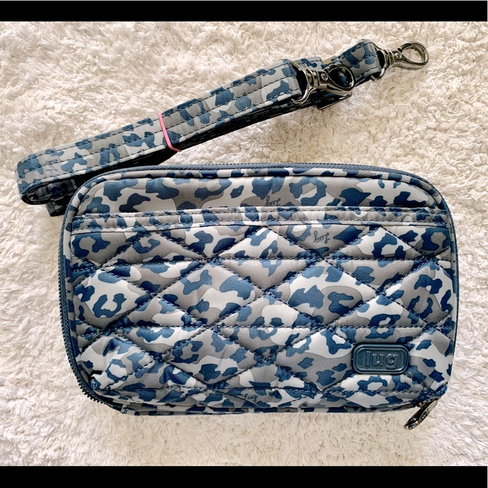 Lug roundabout in leopard gray